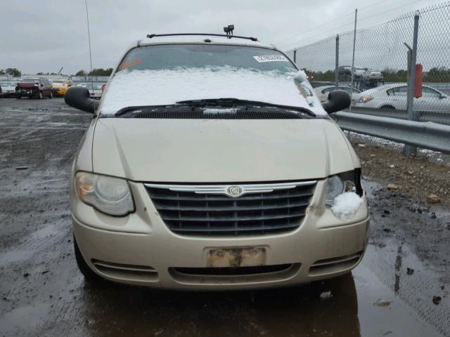 2A8GP54L67R258883 - 2007 CHRYSLER TOWN & COU TAN photo 9