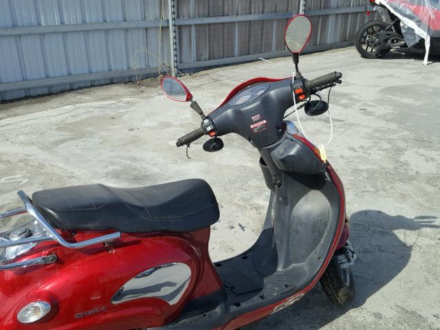 LFETCKPD3B1770031 - 2011 ZHEJ SCOOTER RED photo 5