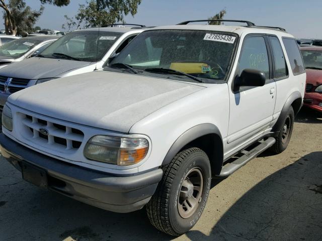 1FMYU22E4WUC95385 - 1998 FORD EXPLORER WHITE photo 2