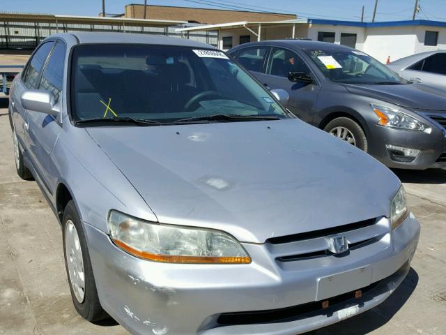 1HGCG5649WA075171 - 1998 HONDA ACCORD LX SILVER photo 1