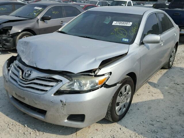 4T1BF3EK1BU138303 - 2011 TOYOTA CAMRY BASE SILVER photo 2