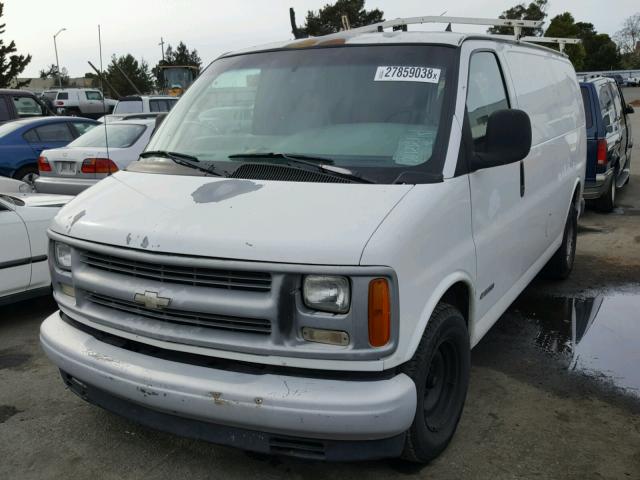 1GCFG15M7Y1119760 - 2000 CHEVROLET EXPRESS G1 WHITE photo 2