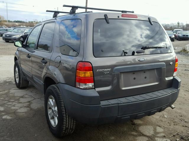 1FMYU93145KC51689 - 2005 FORD ESCAPE XLT GRAY photo 3