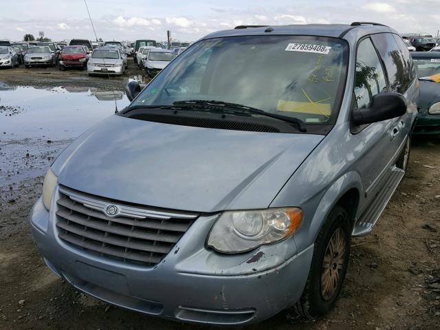 1A4GP44R86B752367 - 2006 CHRYSLER TOWN & COU BLUE photo 2