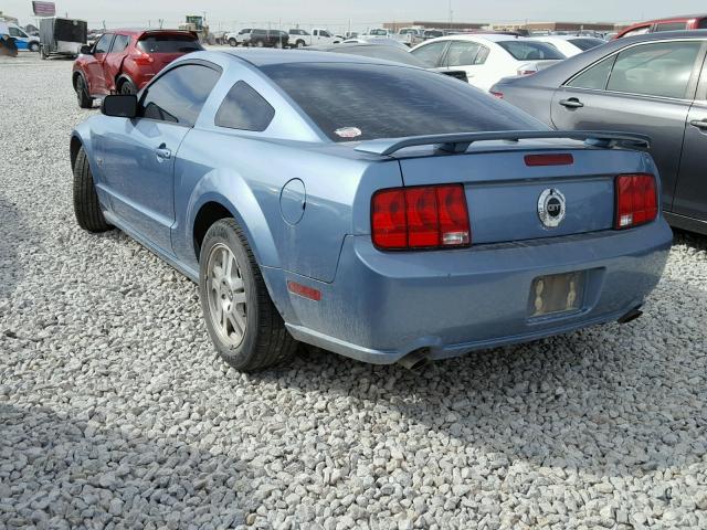 1ZVHT82H585136986 - 2008 FORD MUSTANG GT BLUE photo 3