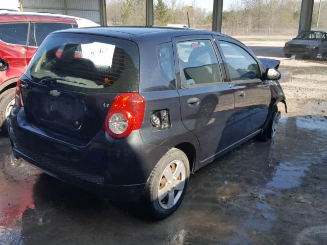 KL1TD6DE5AB129598 - 2010 CHEVROLET AVEO LS BLACK photo 4