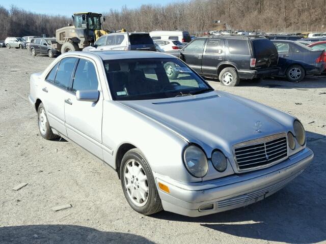 WDBJF65F1WA589385 - 1998 MERCEDES-BENZ E 320 SILVER photo 1