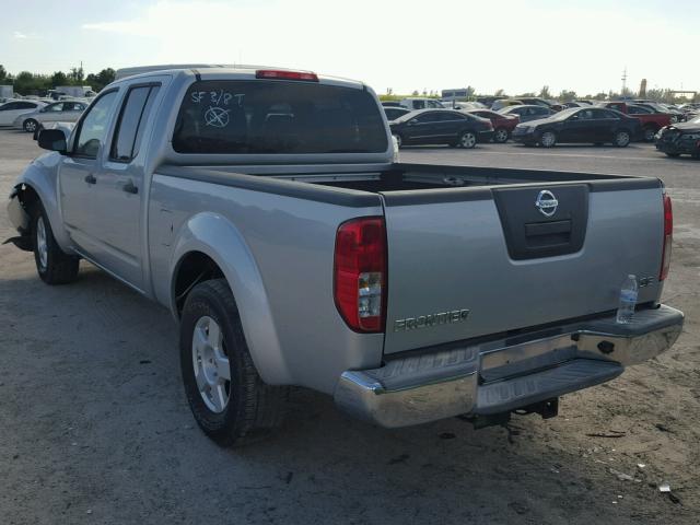 1N6AD09U67C404408 - 2007 NISSAN FRONTIER C SILVER photo 3