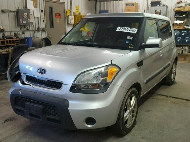 KNDJT2A26A7164935 - 2010 KIA SOUL + SILVER photo 2