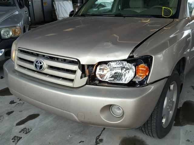 JTEEP21A640063688 - 2004 TOYOTA HIGHLANDER GOLD photo 9