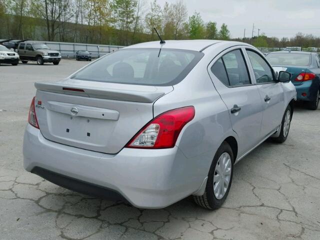 3N1CN7APXHL819036 - 2017 NISSAN VERSA SILVER photo 4