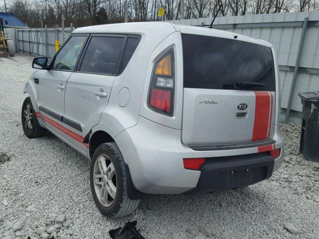 KNDJT2A2XB7287056 - 2011 KIA SOUL + SILVER photo 3