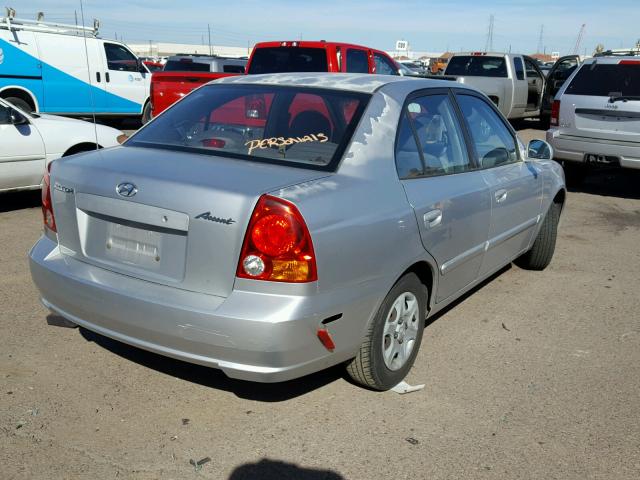 KMHCG45C75U662415 - 2005 HYUNDAI ACCENT GL GRAY photo 4