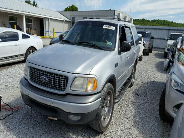 1FMRU1568YLC00483 - 2000 FORD EXPEDITION SILVER photo 2