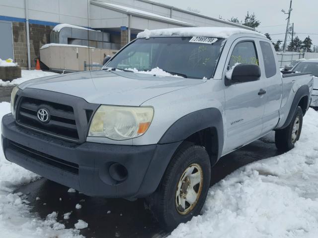 5TEUX42N76Z285298 - 2006 TOYOTA TACOMA ACC SILVER photo 2