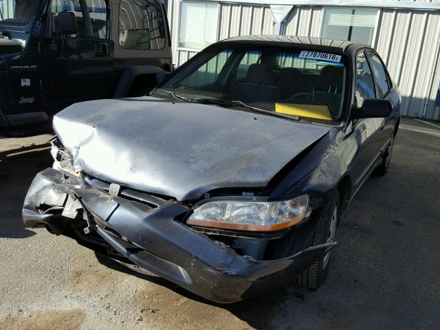 1HGCF854XWA142320 - 1998 HONDA ACCORD DX BLUE photo 2