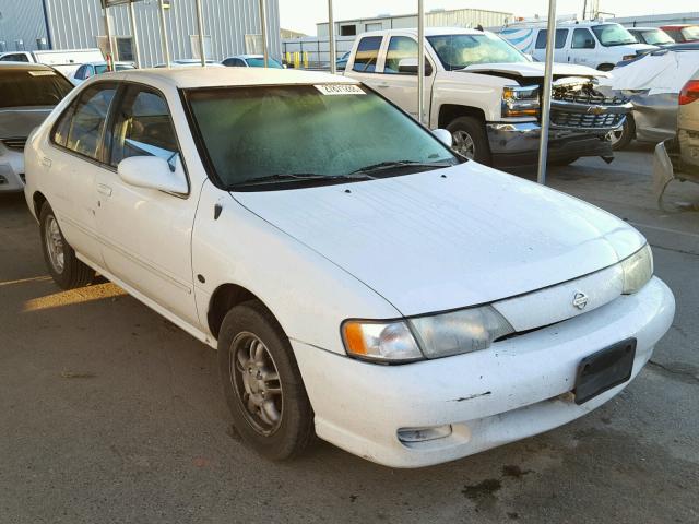 3N1AB41D7XL103472 - 1999 NISSAN SENTRA BAS WHITE photo 1