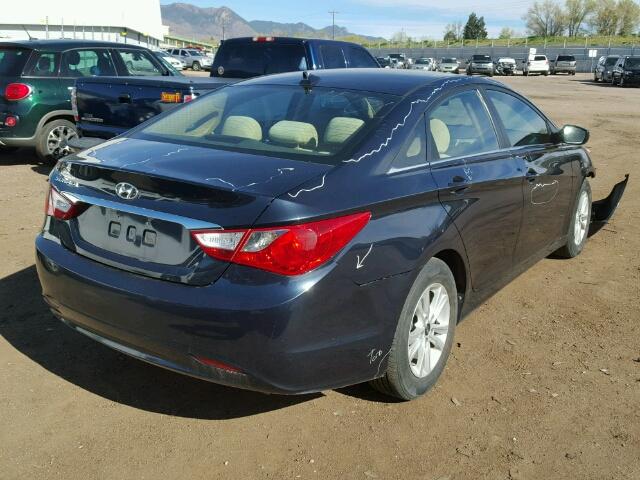 5NPEB4AC5DH514256 - 2013 HYUNDAI SONATA GLS BLUE photo 4