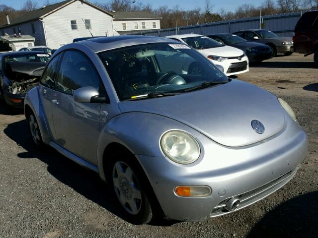 3VWDD21C41M410533 - 2001 VOLKSWAGEN NEW BEETLE 银色 照片 1