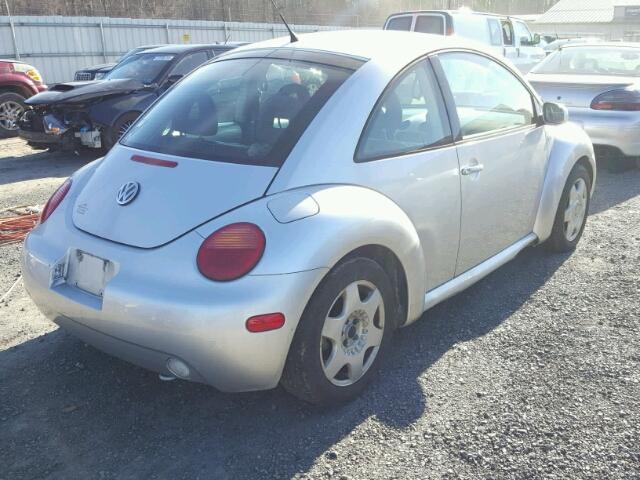 3VWDD21C41M410533 - 2001 VOLKSWAGEN NEW BEETLE 银色 照片 4