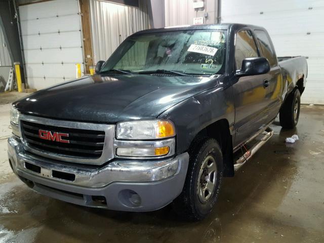 1GTEK19V64E278043 - 2004 GMC SIERRA 150 BLACK photo 2