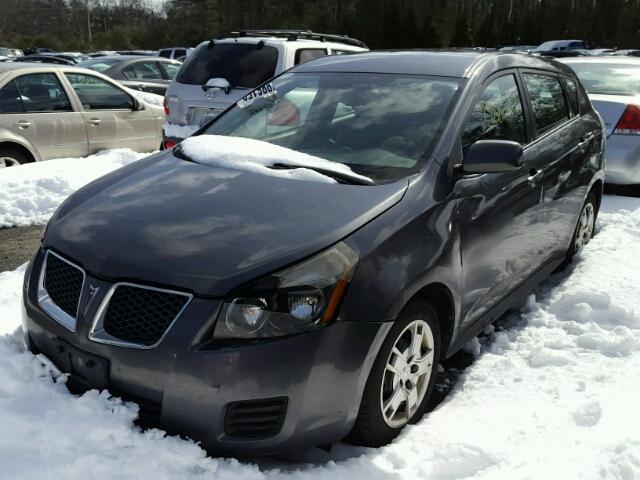 5Y2SP6E03AZ414824 - 2010 PONTIAC VIBE CHARCOAL photo 2