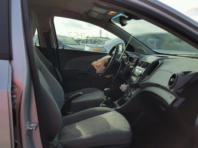 1G1JB6SH6C4129208 - 2012 CHEVROLET SONIC LS 银色 照片 5