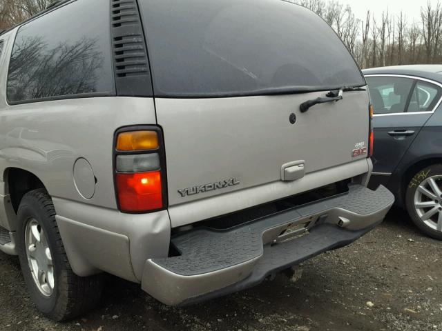 1GKFK66U35J125632 - 2005 GMC YUKON XL D SILVER photo 9