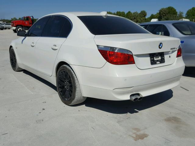 WBANF33587CW69748 - 2007 BMW 525 XI WHITE photo 3