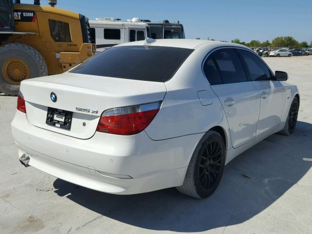 WBANF33587CW69748 - 2007 BMW 525 XI WHITE photo 4