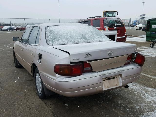 4T1BG12K3TU678985 - 1996 TOYOTA CAMRY DX BEIGE photo 3