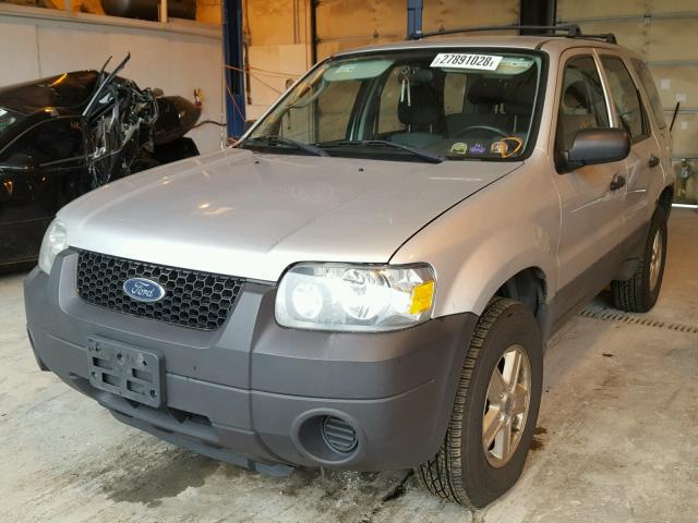 1FMYU92Z85KA53074 - 2005 FORD ESCAPE XLS SILVER photo 2