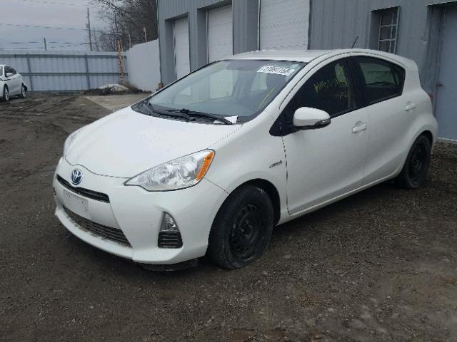 JTDKDTB37D1536210 - 2013 TOYOTA PRIUS C WHITE photo 2