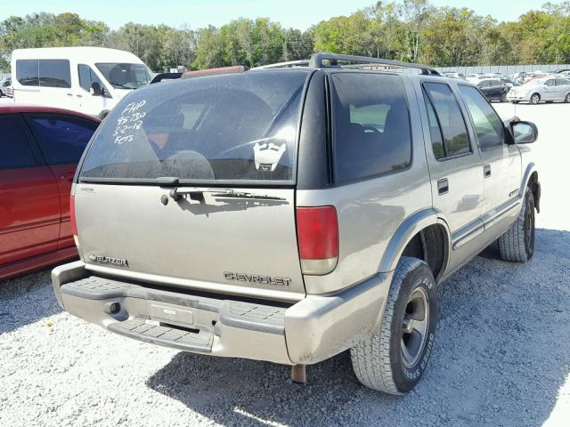 1GNCS13W12K125925 - 2002 CHEVROLET BLAZER GRAY photo 4