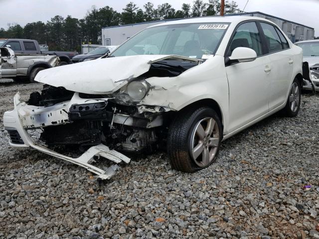 3VWHM71K88M165901 - 2008 VOLKSWAGEN JETTA S WHITE photo 2