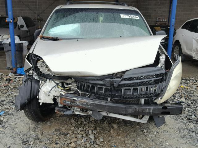 5TDZA23C54S128761 - 2004 TOYOTA SIENNA CE SILVER photo 9