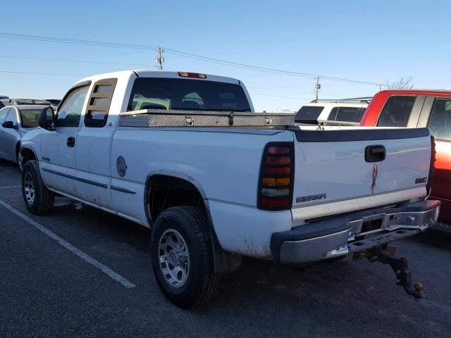 1GTFC29U2YZ134597 - 2000 GMC NEW SIERRA WHITE photo 3