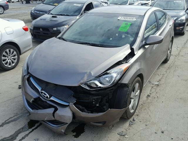 5NPDH4AE1DH218128 - 2013 HYUNDAI ELANTRA GL GOLD photo 2