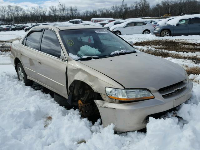 1HGCG1650YA060014 - 2000 HONDA ACCORD EX GOLD photo 1