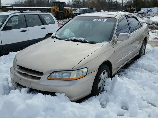 1HGCG1650YA060014 - 2000 HONDA ACCORD EX GOLD photo 2