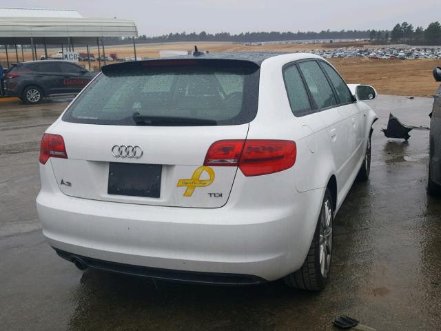 WAUKJAFM0AA068975 - 2010 AUDI A3 PREMIUM WHITE photo 4