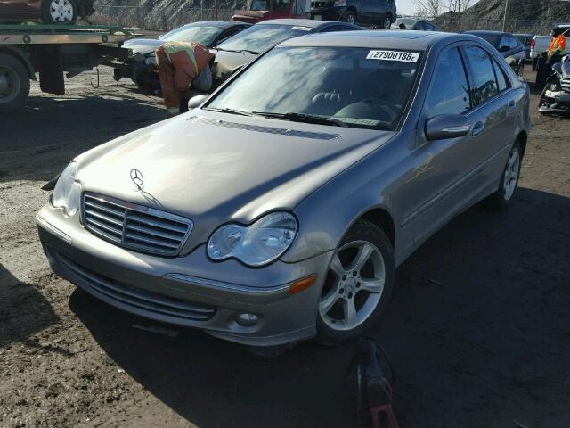 WDBRF52H17F858136 - 2007 MERCEDES-BENZ C 230 GRAY photo 2