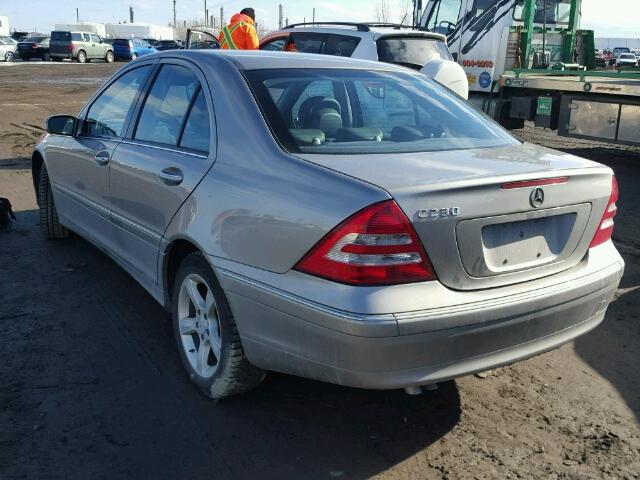 WDBRF52H17F858136 - 2007 MERCEDES-BENZ C 230 GRAY photo 3