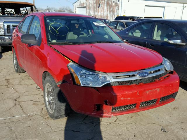 1FAHP34N68W137917 - 2008 FORD FOCUS S/SE RED photo 1