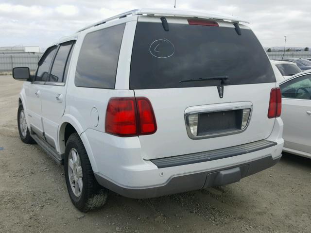 5LMFU28R33LJ11618 - 2003 LINCOLN NAVIGATOR WHITE photo 3
