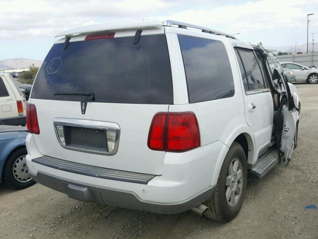 5LMFU28R33LJ11618 - 2003 LINCOLN NAVIGATOR WHITE photo 4