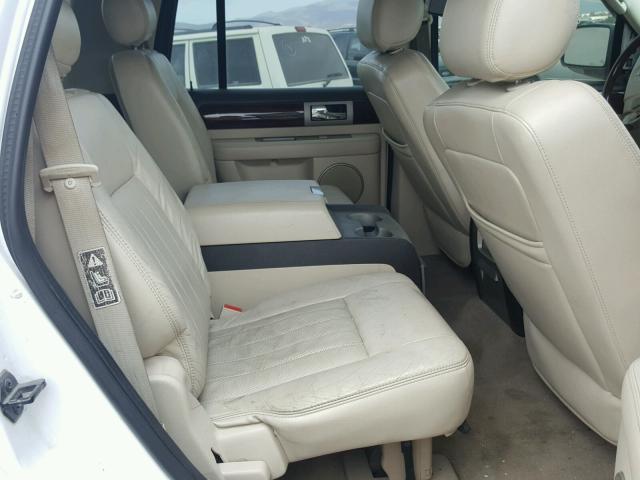 5LMFU28R33LJ11618 - 2003 LINCOLN NAVIGATOR WHITE photo 6