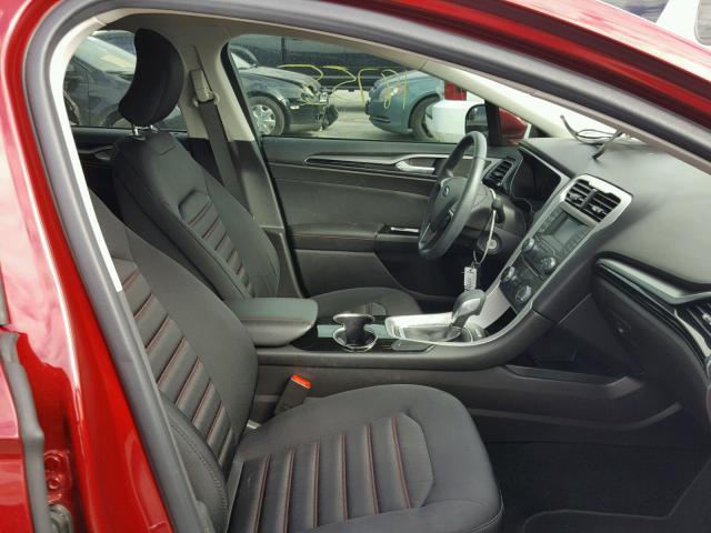 3FA6P0H77GR366013 - 2016 FORD FUSION SE RED photo 5