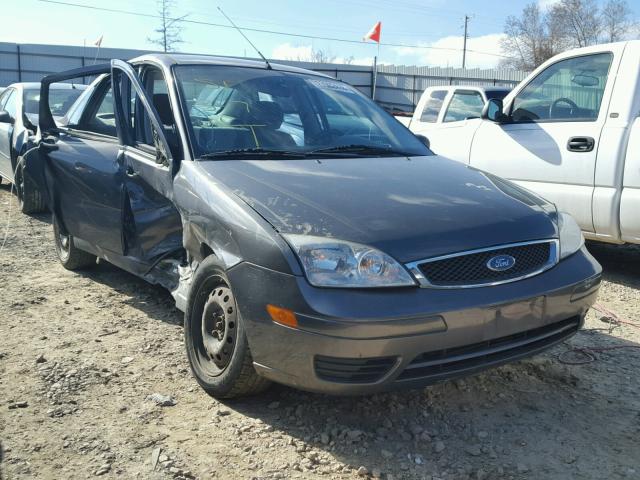 1FAFP34NX5W311295 - 2005 FORD FOCUS ZX4 GRAY photo 1