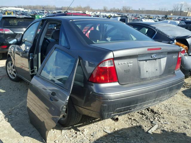 1FAFP34NX5W311295 - 2005 FORD FOCUS ZX4 GRAY photo 3